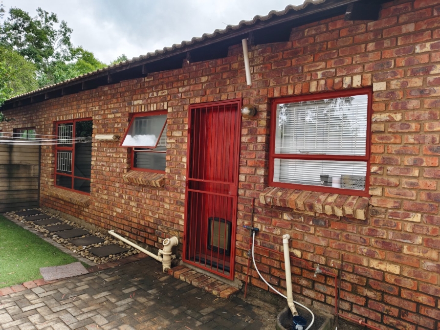 2 Bedroom Property for Sale in Langenhovenpark Free State